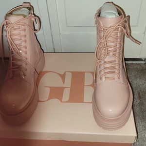 GB Mellow Rose moonwalk boots NWT 8M